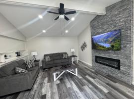 Modern Family Home -3BR -High Speed Wi-Fi Comfort, villa en Sterling Heights