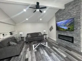 Modern Family Home -3BR -High Speed Wi-Fi Comfort