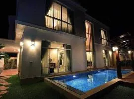 BrightFly Pool Villa