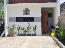 Villa Nausyagha House Yogyakarta