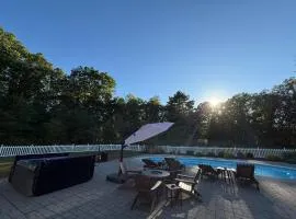 9 Bedroom Saratoga Home With In-Ground Heated Pool, HotTub, Firepit, Gourmet Kitchen, Private Office Space On 10 Acres