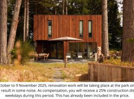 Dutchen Zeegser Duinen Villalodges, hotel com banheiras de hidromassagem em Zeegse