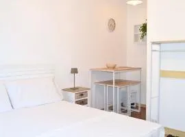 La Petite Room