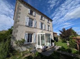 Les Poneys Fringants – hotel w mieście Saint-Jean-des-Ollières