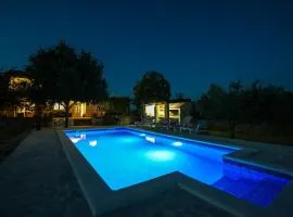 Villa Mandorla with private pool