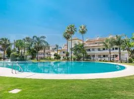Apartment with terrace, pool and padel access REMS