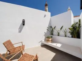 Lagoa vacation home with 3 bedrooms and bathrooms
