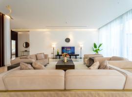 Modern Villa Aquira with 5BR Private Pool, hotel in Abu Dhabi