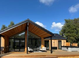 Modern Family Home Near Marielyst Beach, spahotel in Marielyst