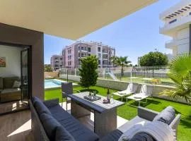 Casa Valentino - Elegant Apartment with Pool Access & Sunny Terrace