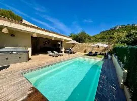 Villa au coeur des vignes avec jacuzzi privé