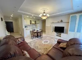 2 bedroom Apartment with parking close to Center