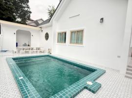 วันบางแสนพูลวิลล่า, Hotel in Ban Bang Saen (1)