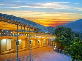 The Sunshine Farm by Al Dana Paradise Luxury 6BR Secluded Nature Mountains