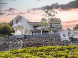 Hills and Heart Luxury Villa By LexStays