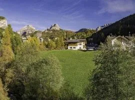 Chalet Im Grünen In Den Südtiroler Dolomiten