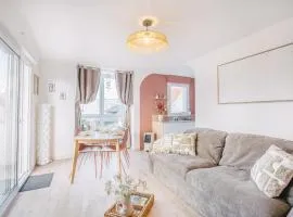 Rose Mer, Appartement à 20 mètres de la mer avec parking privé et balcon, Animal accepté