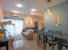 Saffron Triplex