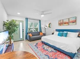 Prime SoCo boutique studios with laundry WiFi 7 Min to DT