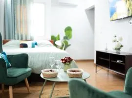 Green Haven - Modern Cozy Studio - Fast Wi-Fi - AC - Cocody