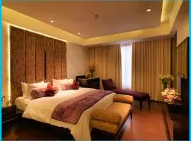 Hotel S & B IN Near Sea Beach-Spacious & Fully Air conditioned Rooms With BREAKFAST# Near Temple with Prime Location wifi- Lift and Parking Facilities- A Top Rated Hotel