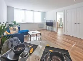 Contemporary & Bright 1 Bed Apartment in Gravesend
