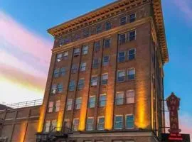 The Wilma Lookout 7-2 River Views Downtown