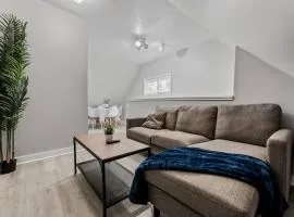 King Bed 2 TVs Fast Wifi Pet Friendly!