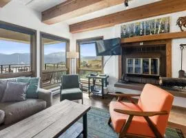 Recently Updated Plaza Condo Condo