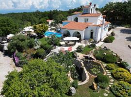 Lotus Cottage, hotel in Brzac