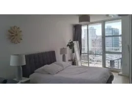Ocean and City View Beach-Block Studio - Pool Access