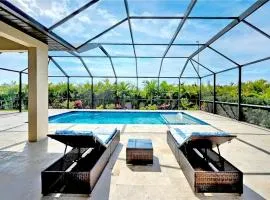 Private Pool Retreat, BBQ Grill and Pet Friendly