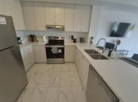 Stylish 3BR 2.5 Bath Townhouse with Patio and parking