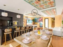 3BR Vibrant Havana Villa in Miami, Pool, Grill, Backyard