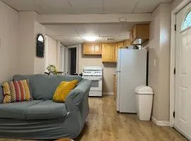 Cozy Efficiency Room WalktoUHS, near BU Guthrie