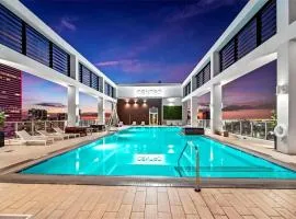 Miami HighFlr Corner 1bdr RftopPool FreeParking