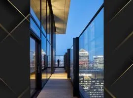 2 Bedrm Apartment Wrap Balcony Spa Gym Pool Sauna