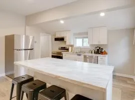 Walk to WKU, Bars and Dining! Updated Duplex Home