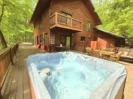 FREE Tickets! Wandering Bear Lodge 4BR Mountain Chalet with Hot Tub, Game Room & Fire Pit
