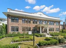 The Adaline - Entire Complex In Hyde Park