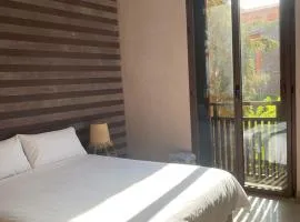 Waky Club - Fabulous Flat