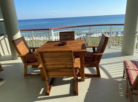 Relaxing beachfront retreat, hotel in Navarre