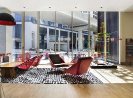 ibis Styles Dubai Airport Hotel, hotel poblíž Mezinárodní letiště Dubaj - DXB, Dubaj