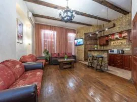 Baroque-Style Apartment in the Heart of Kyiv