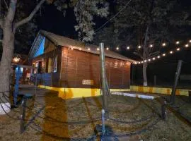 Chalé frente para o lago - Camping Carrion