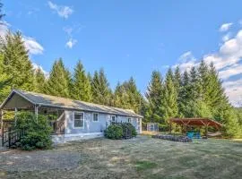 Nanook Haus | BBQ, Fireplace, Wifi, River access