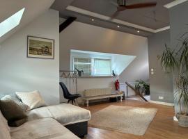 Attic apartment in a listed villa, hotel in Hohenstein-Ernstthal