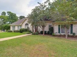 Spacious Suburban Home with Pool Access in Ridgeland