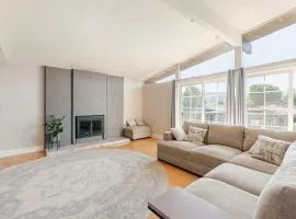 Spacious and Exclusive Oasis 6BR 3BA