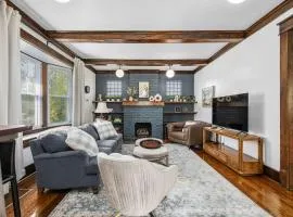 Family Friendly Home - Fenced yard - Parking